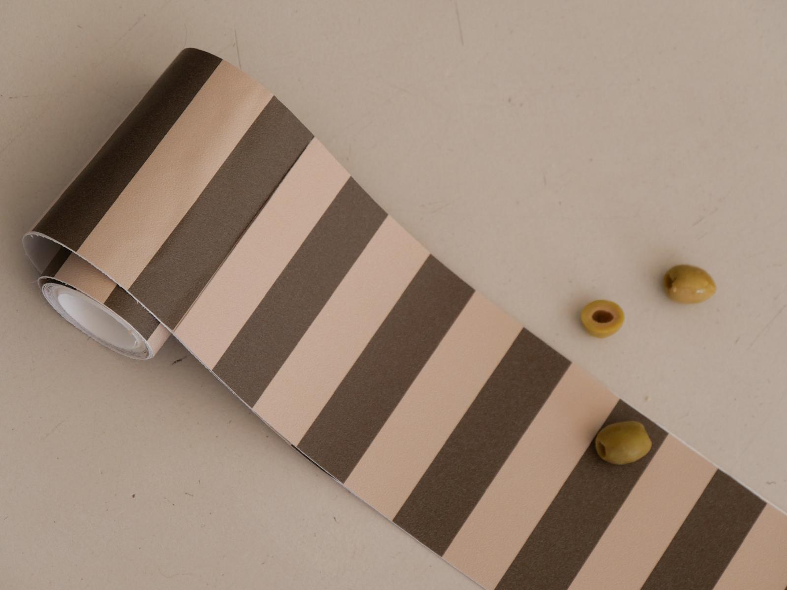 Frise Tempo Kaki en rouleau, rayures kaki et crème — Bilboquet Déco
